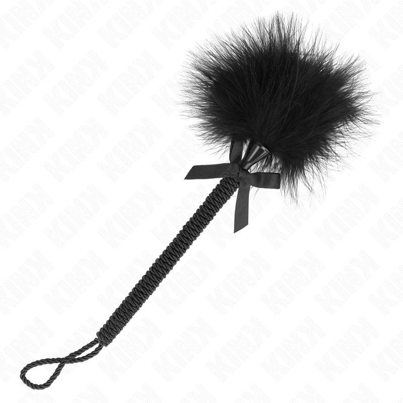 KINK - VARITA DE CUERDA DE NYLON CON PLUMAS QUE HACEN COSQUILLAS Y LAZO NEGRO 25 CM