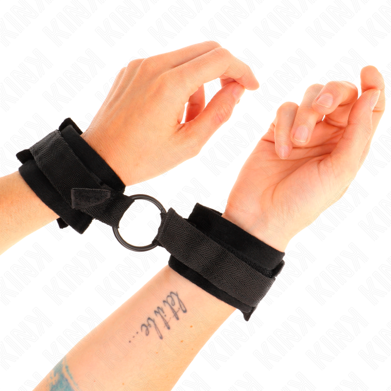 KINK - ESPOSAS PARA PRINCIPIANTES DE PIEL DE 25 CM CON ANILLO TÓRICO DE 4 CM NEGRO AJUSTABLE 15-25 CM